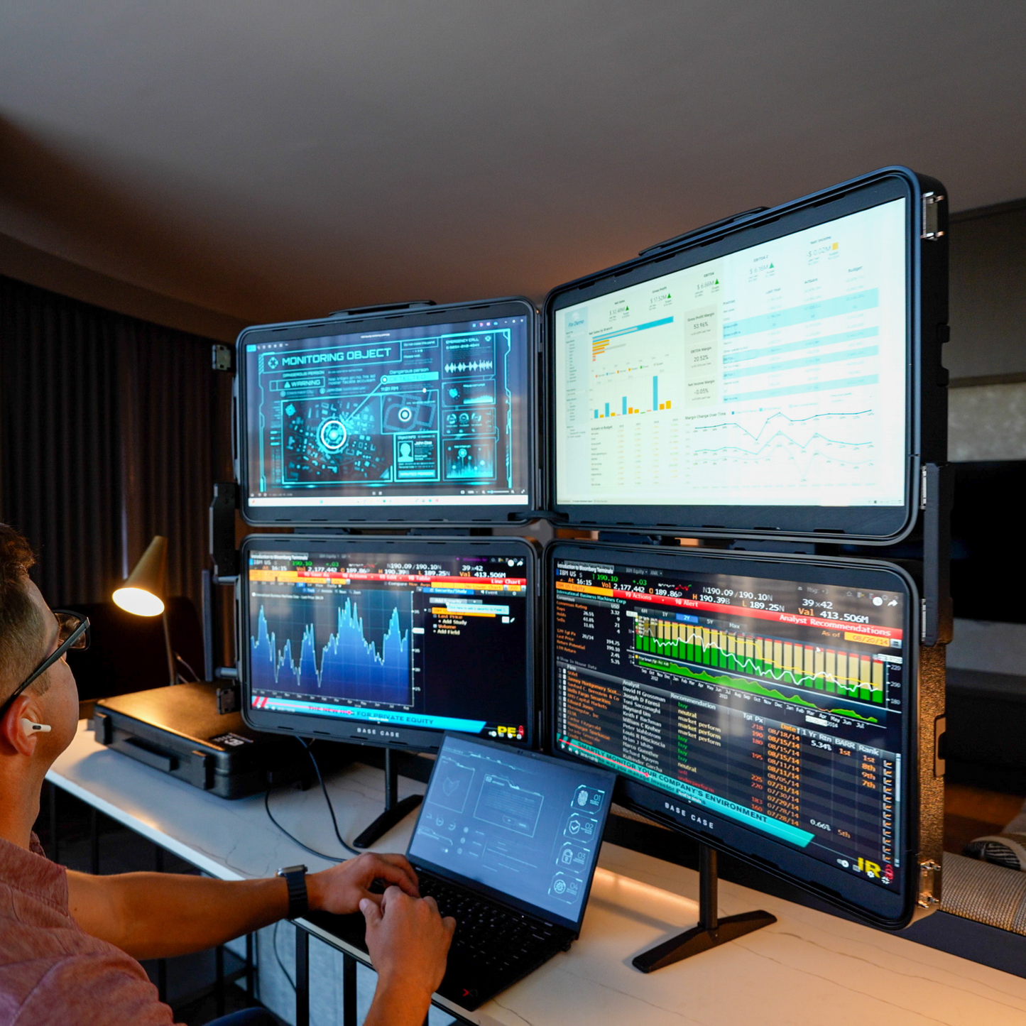 QuadZilla™ The Ultraportable Four-Screen Command Center