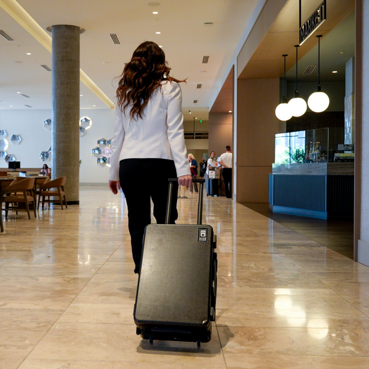 Base Case Executive - 23.8" Dual Screen 4K/UHD Workstation