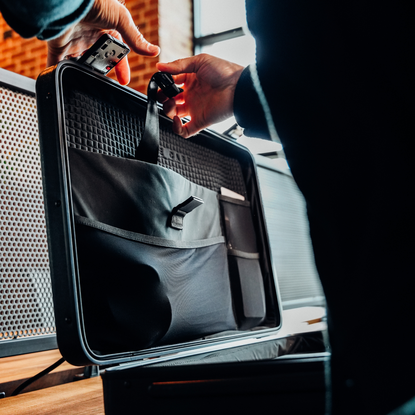 Base Case Executive - Dual UHD/4K Command Center (TAA Compliant)